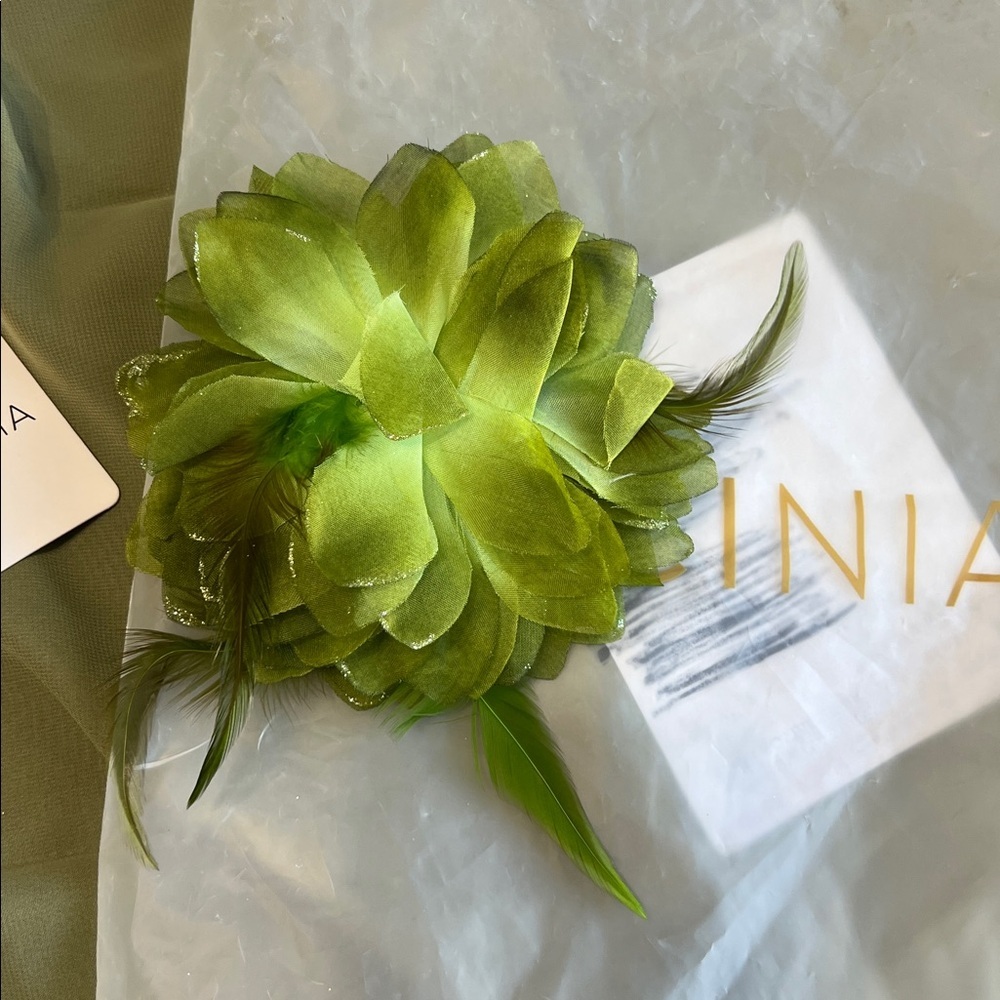 CICiNIA. Elegant Olive Green Women's Jumpsuit - Picture 10 of 10